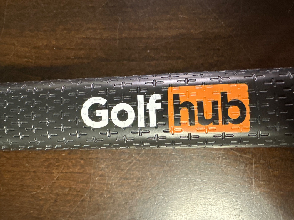 Calong Golf Hub mid size putter grip.