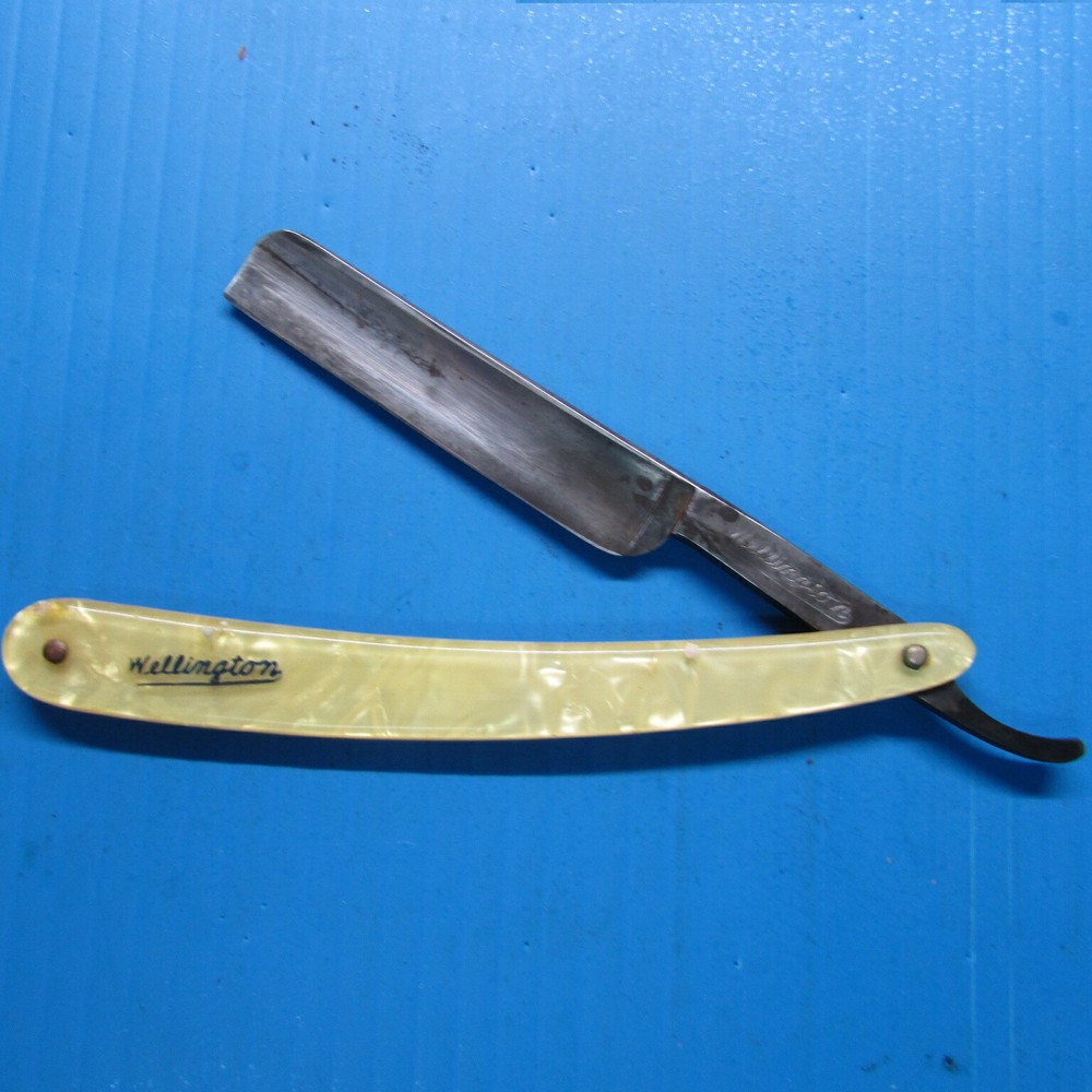 Straight Razor :   Wellington