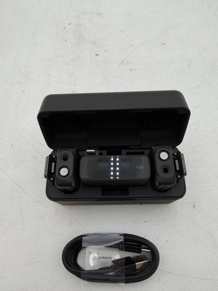DJI Mic Dual Channel Wireless Microphone Transmitters & Receiver Case