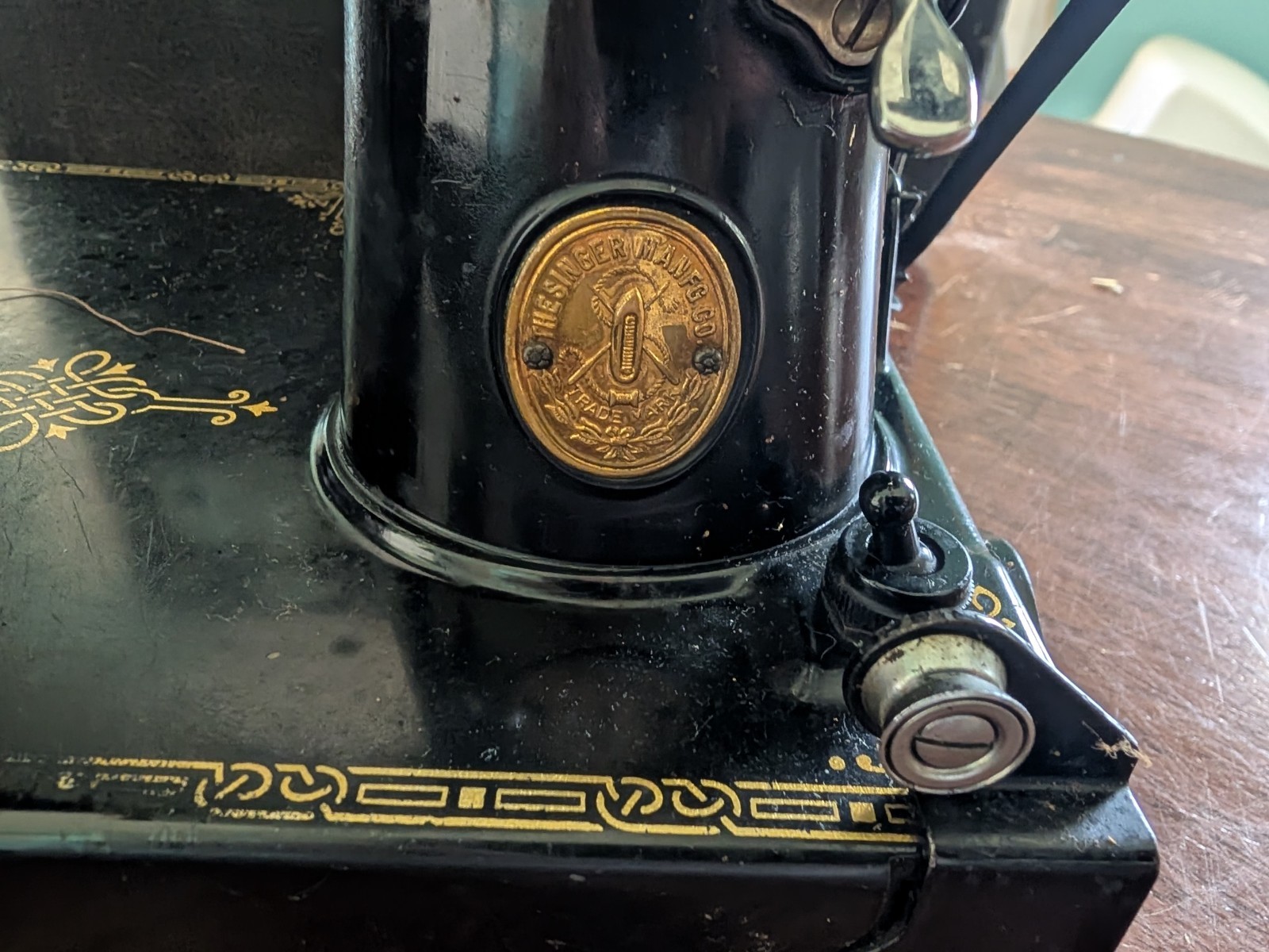 Vintage 1936 Singer Featherweight Sewing Machine 221 W/Case & Peddle Scroll face