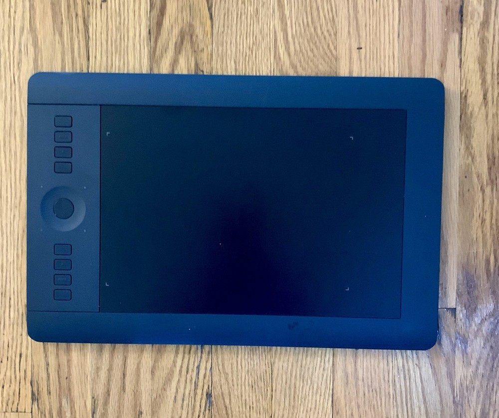 Wacom Intuos Pro Medium Pen Tablet PTH651