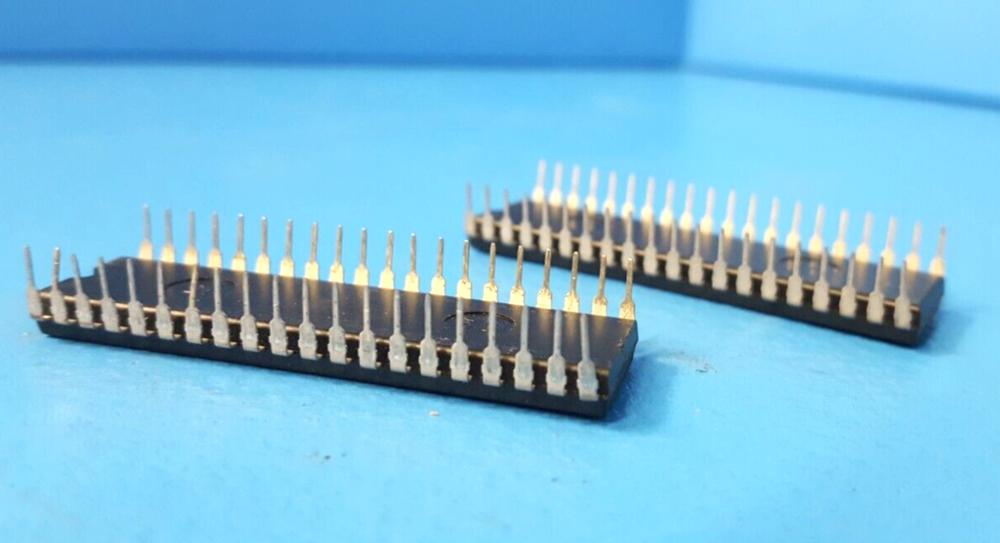 (2 ICs) Microprocessor, D8085AHC + D8085AC-2 , NEC, 3MHz, 40 pin, DIP40
