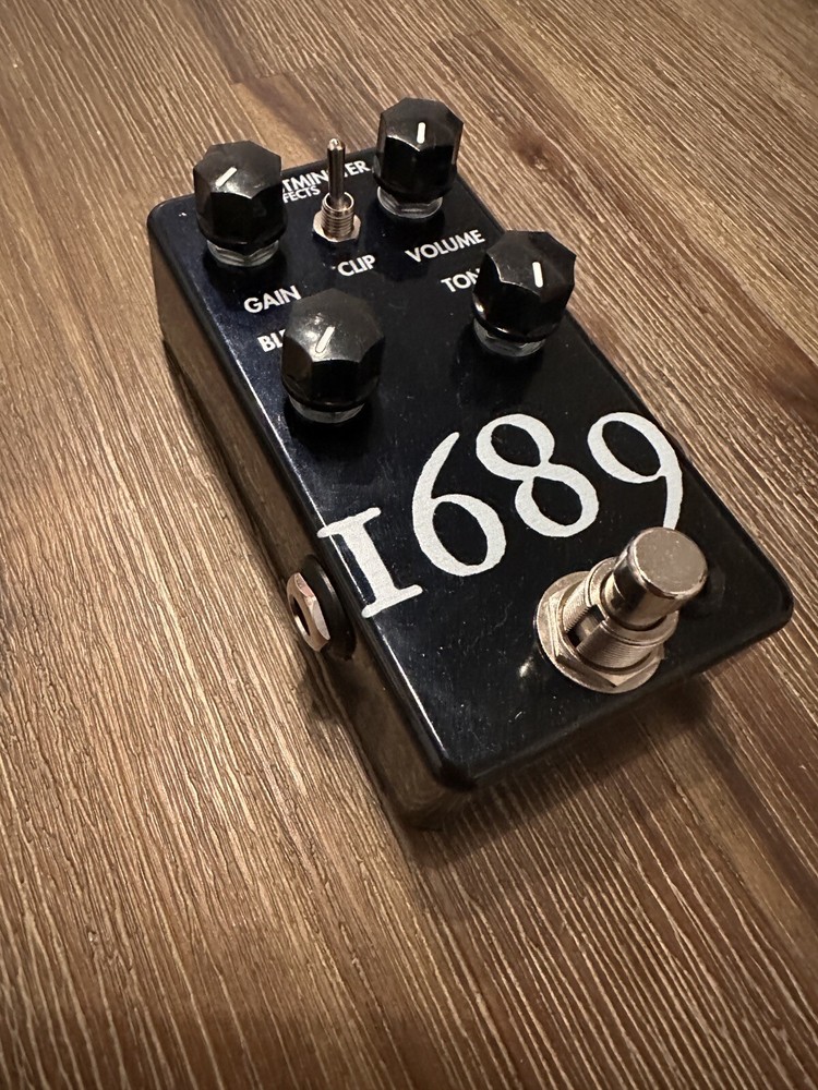 Westminster Effects 1689 Overdrive V2 + 2 - 6" Patch Cables