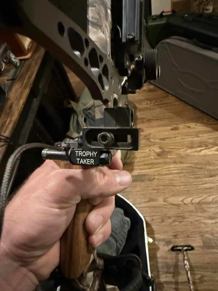 Mathews Solo Cam Compound Bow- Archery