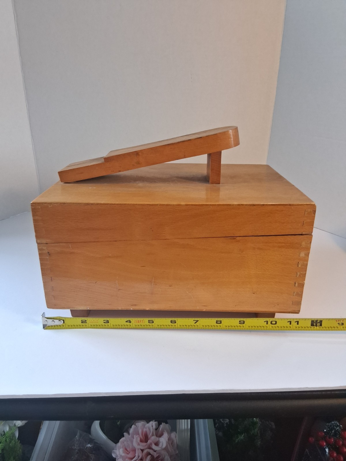 Vtg 1960's Shoe Shine Valet; Brush Kit Includ.; Dove Tail Wood Detail; EUC/Mint!