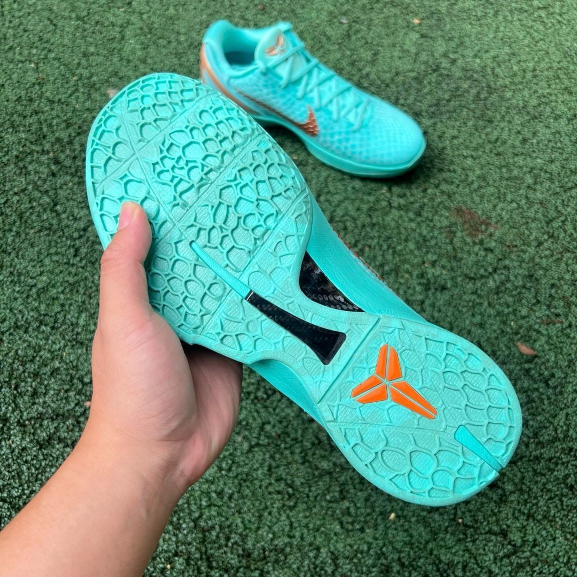 NK Jalen Brunson X NK Zoom Kobe 6 Protro Statue of Liberty IQ5774-300