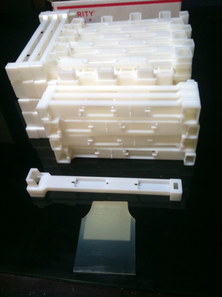 Bee frames Ends Deep 9 1/8" Plastic 100 pc Made in U.S.A.