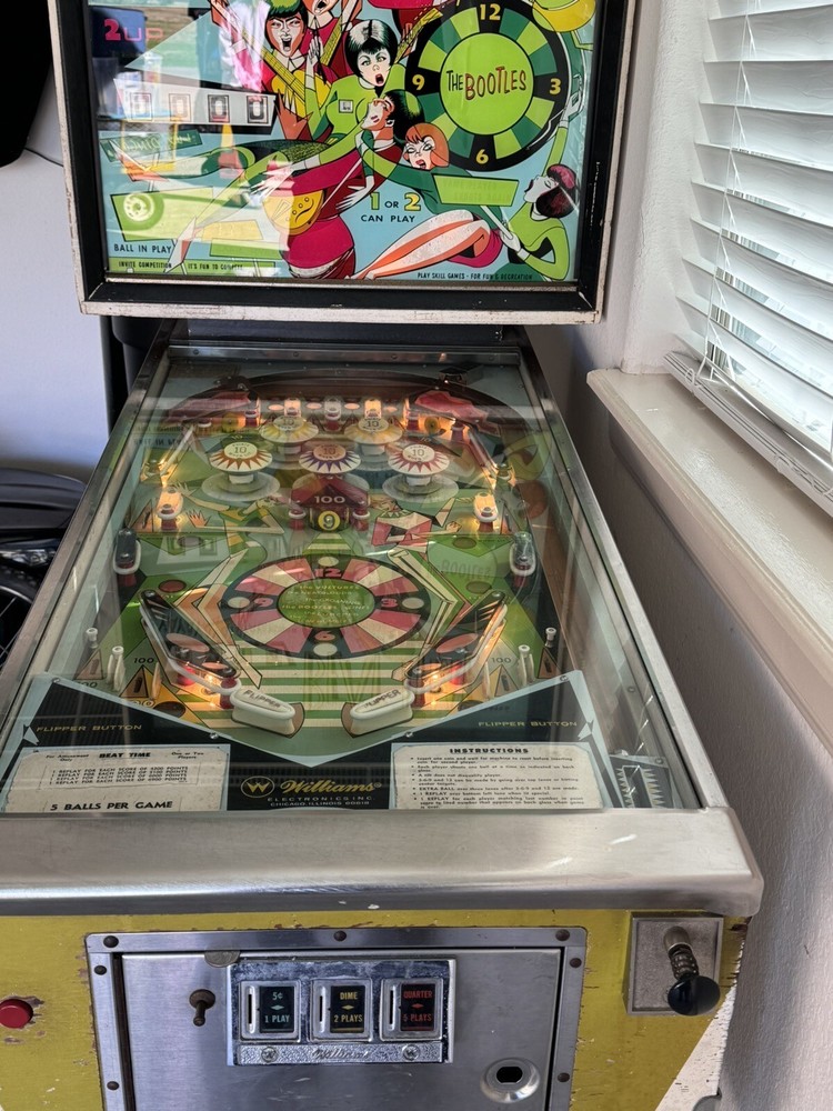 Beat time Pinball Machine