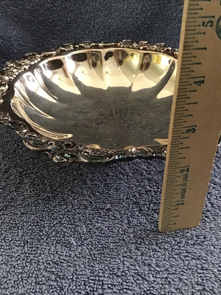 Vtg Wallace Silver Plate Bowl Baroque 8.5” Centerpiece Serving Pedestal Nice