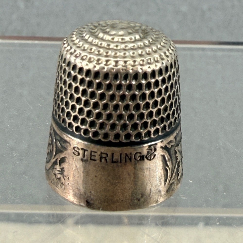 Antique Simons Bros Sterling Silver Thimble Grape Vine Repousse Size 7