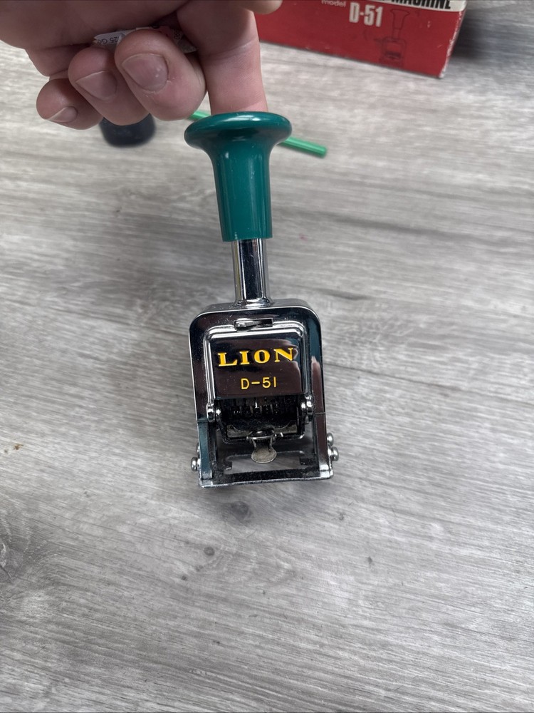 Lion Auto Numbering Stamp Machine - Model D51 w/Box