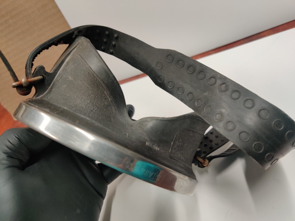 VTG Neptune Mask Scuba Diving Divers Triangular Round Rare Shape Adjustable