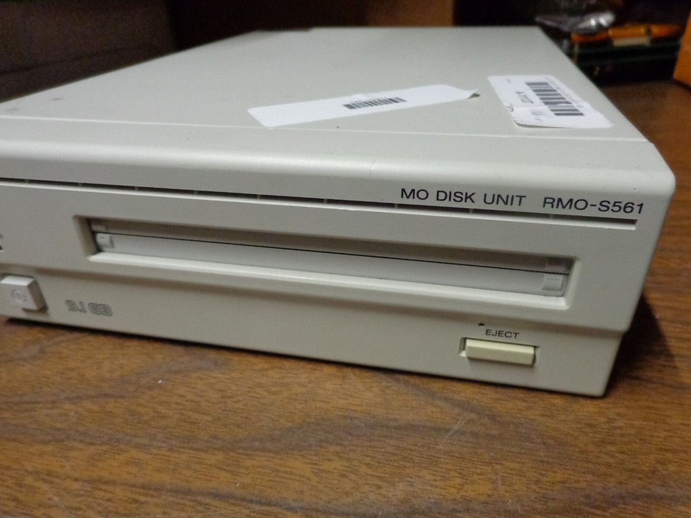 Sony RMO-S561 External MO Disk Drive Unit SCSI 9.1Gb