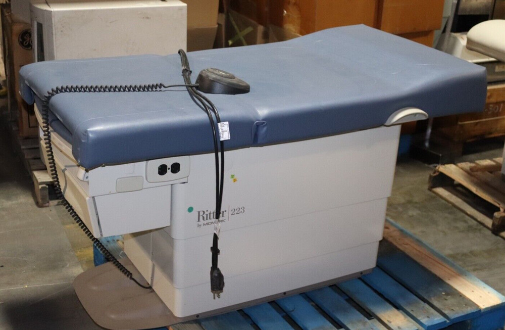 Ritter 223 power exam table