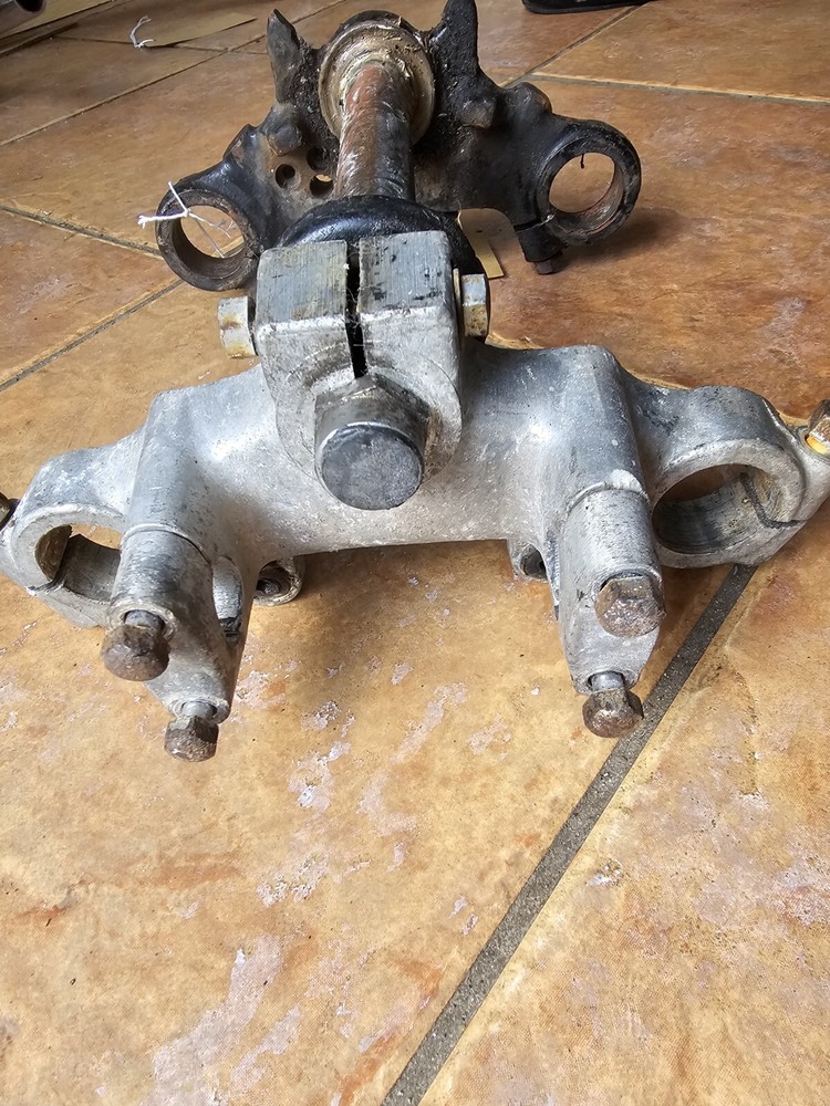 Suzuki Gt250 Yokes