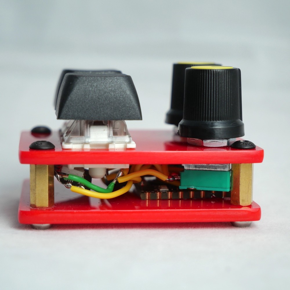 madMidiMini Compact Midi Controller with 2 Note Buttons 2 Potentiometers and LED