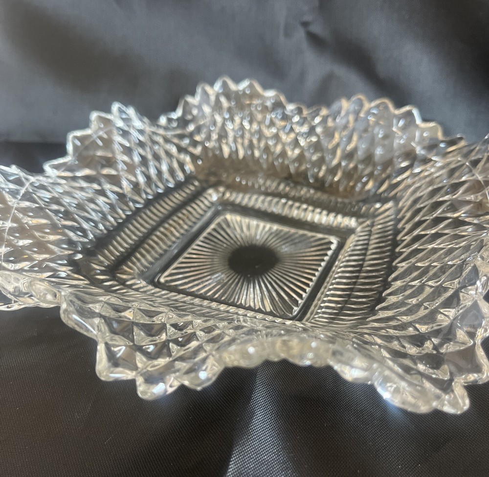 Vintage Geometric Wavy Diamond Pattern Glass Candy Dish