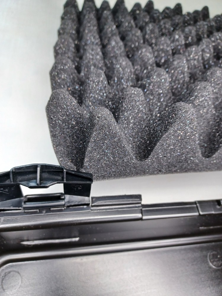 Platt 707 Black Plastic Hard Shell Case Pull Apart Foam Inside