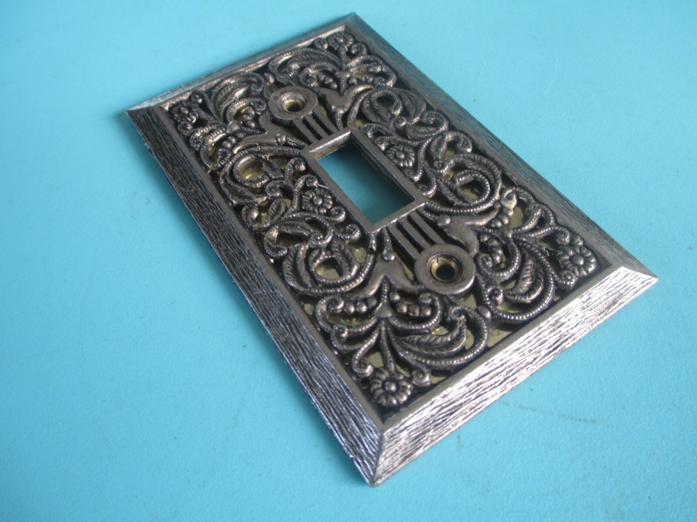 VINTAGE BRASS SINGLE SWITCH PLATE COVER