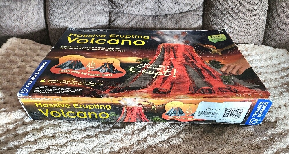 NEW Open Box~Massive Erupting Volcano~Model Building Kit~STEM~Science Experiment