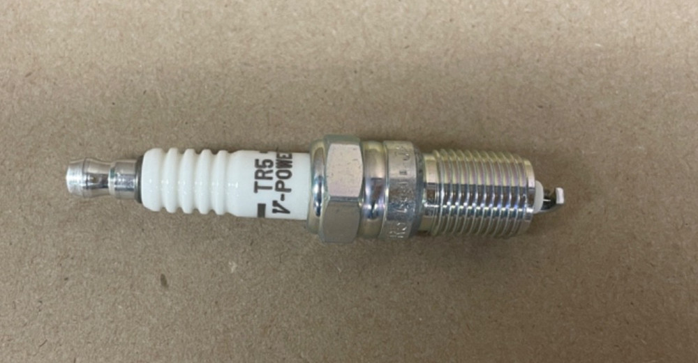 New NGK TR5 2238 Spark Plug