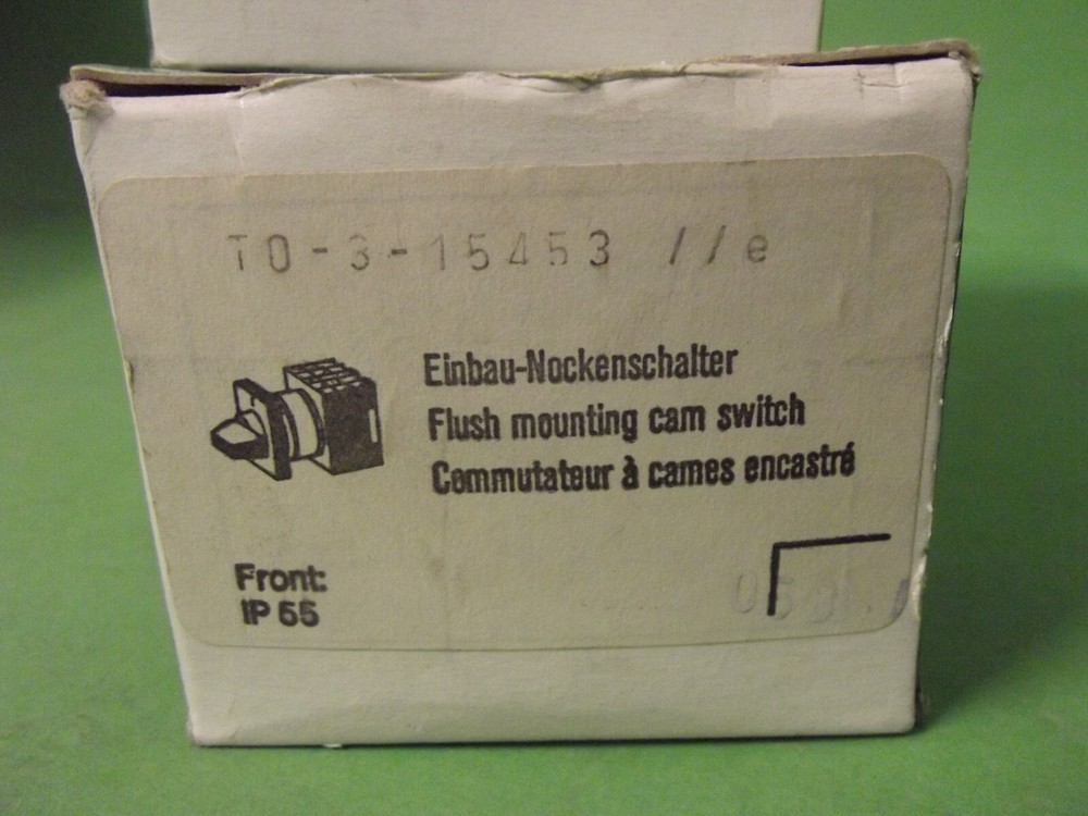 Klöckner Moeller T0-3-15453/E Flush mounting cam switch.