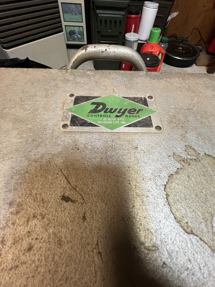 Dwyer Model 400 / 10 Air Velocity Meter