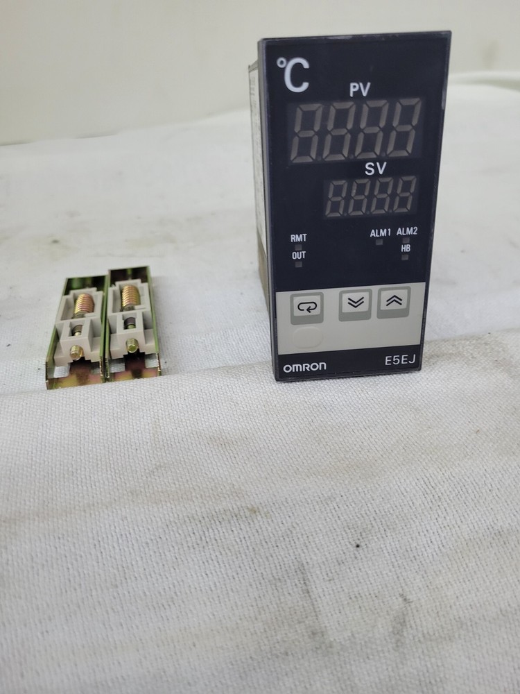 OMRON E5EJ-A2H01 TEMPERATURE CONTROLLER