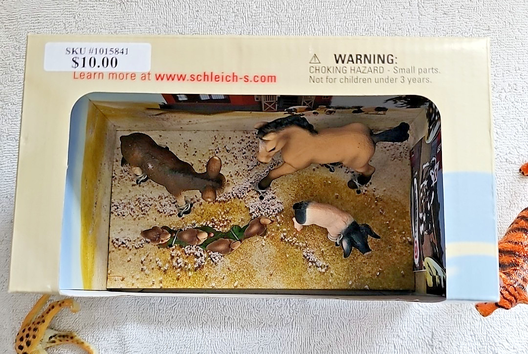 Schleich Scenery Pack Farm Animals + Chickens + Tiger + Leppard