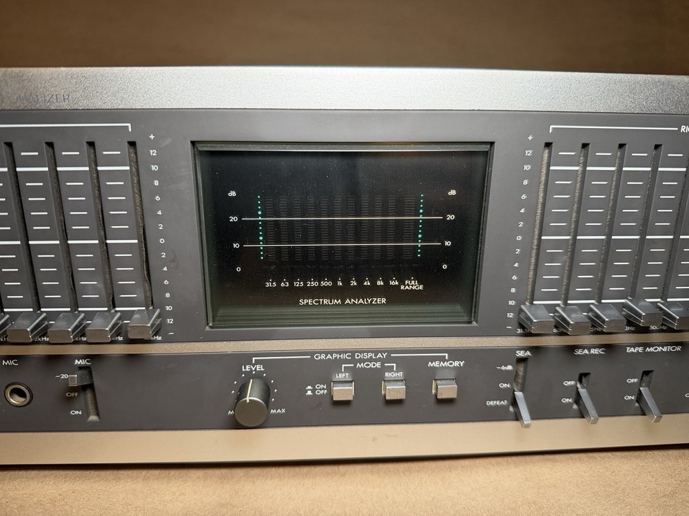 JVC SEA-80 Multi-Voltage Stereo Graphic Equalizer Powers On AS IS Untested