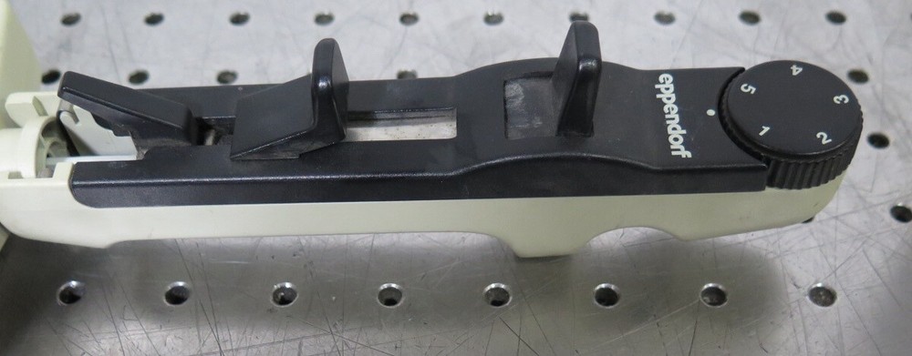 R196739 Eppendorf Repeater Multichannel Pipette