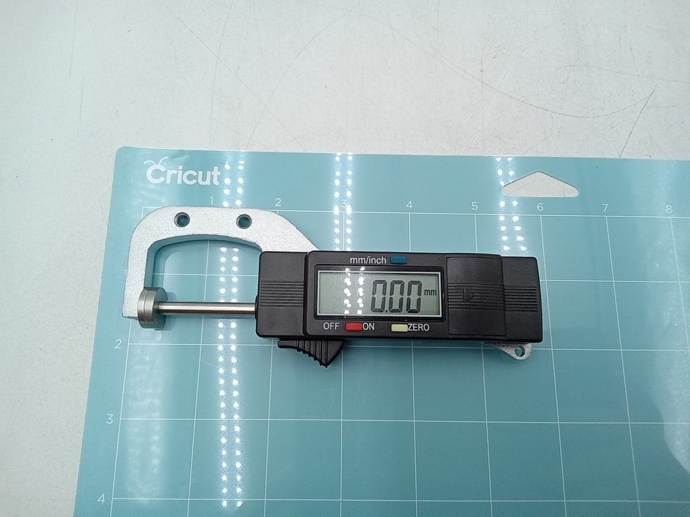 Digital Thickness Measuring Device 0-25mm Handheld Caliper