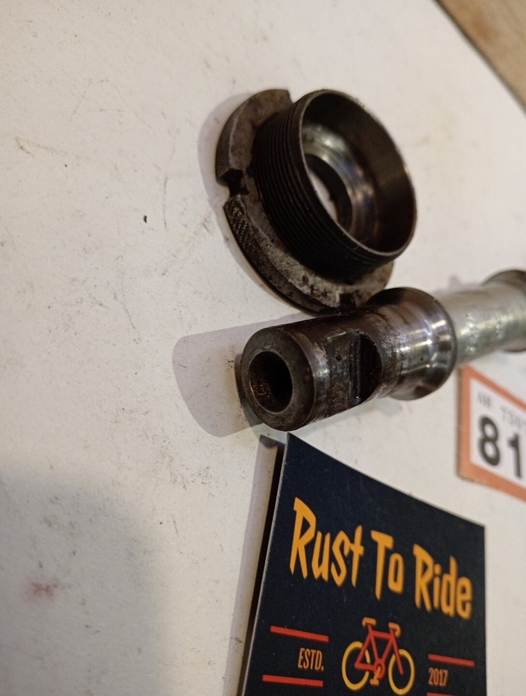Vintage Bicycle Raleigh Bottom Bracket #812