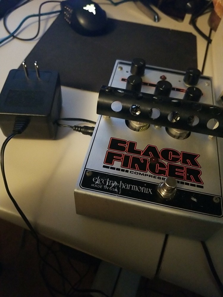 Electro Harmonix Black Finger Compressor Guitar Pedal