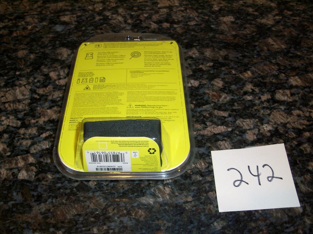 NEW Logitech R400 Wireless Laser Presentation Pointer Remote USB Receiver w/ bag