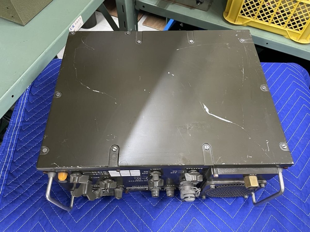 RECEIVER TRANSMITTER RADIO RT-524 RT-524A/VRC #28