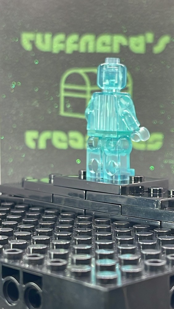 CUSTOM BLANK MOC TRANSPARENT LIGHT BLUE MINIFIG