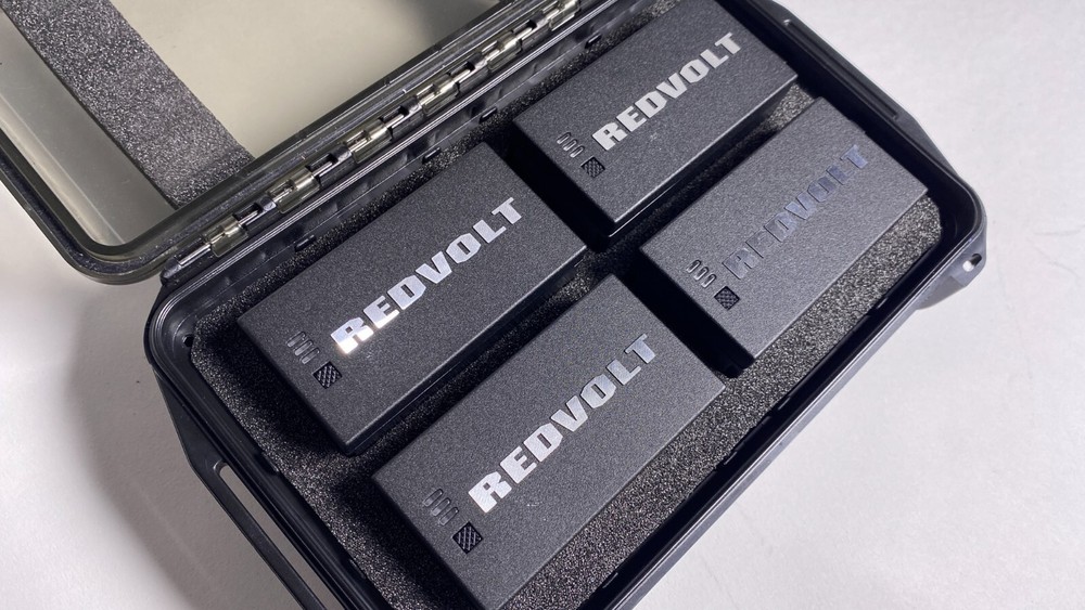 redvolt epic 5k camera hand grip battery