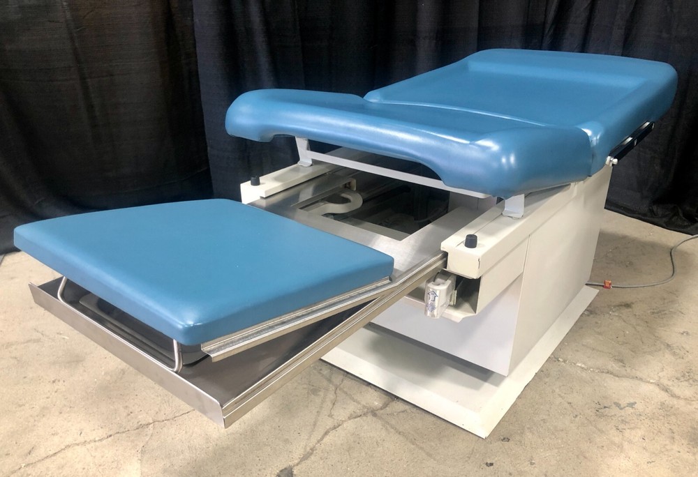 UMF 5060 Power Exam Table