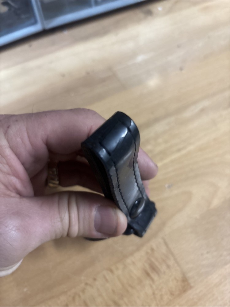 Patterned leather belly club loop