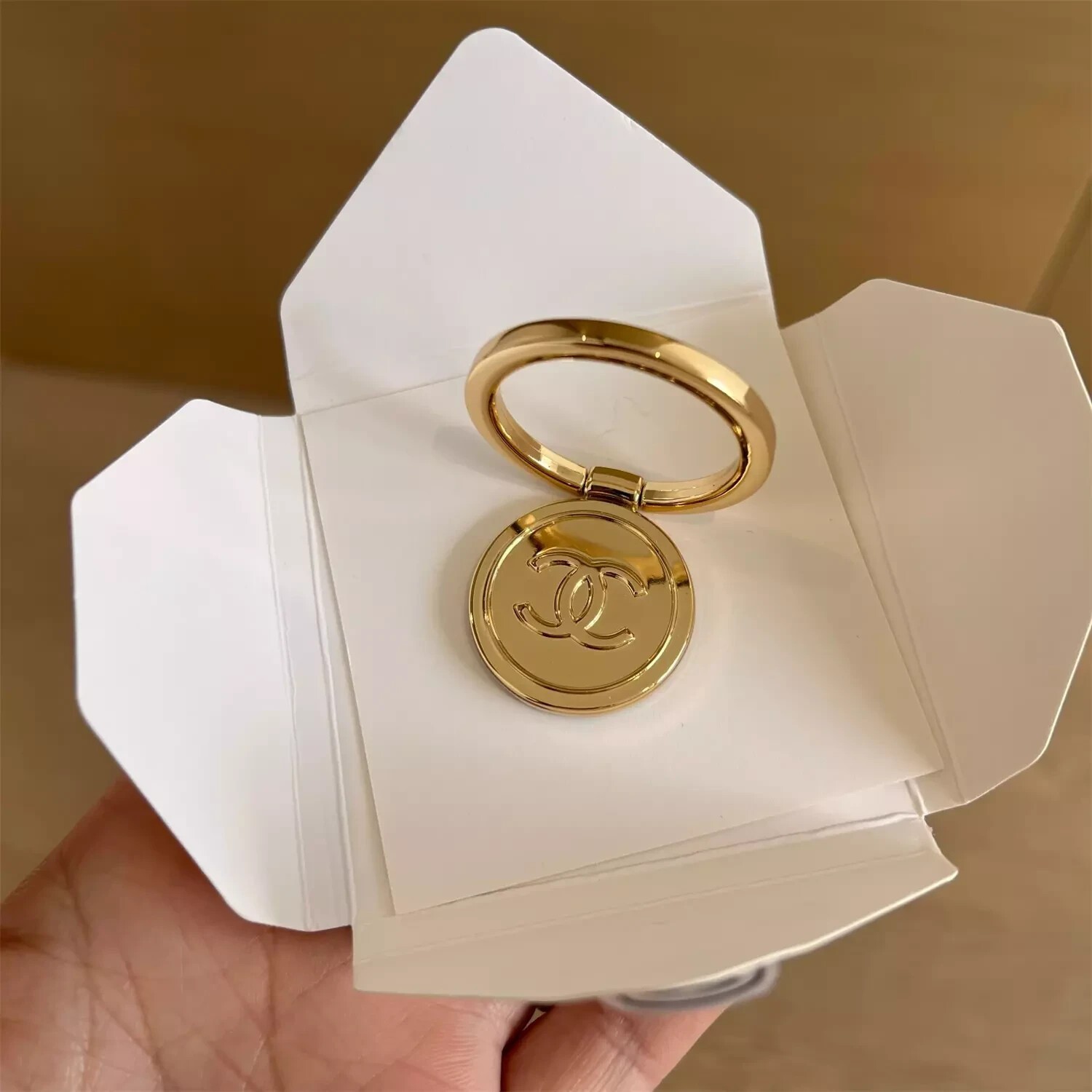 CHANEL Beauty Beaute Gold Phone Finger Ring Holder VIP Gift Accessory