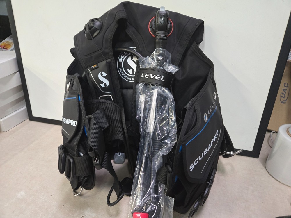SCUBAPRO Level Weight Integrated System Medium WAS NEVER USED