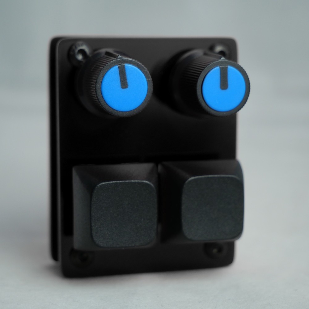 madMidiMini Compact Midi Controller with 2 Note Buttons 2 Potentiometers and LED