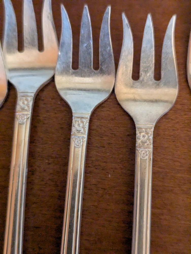 21-VINTAGE INAUGURATION NATIONAL SILVER CO. SILVERPLATE SILVERWARE