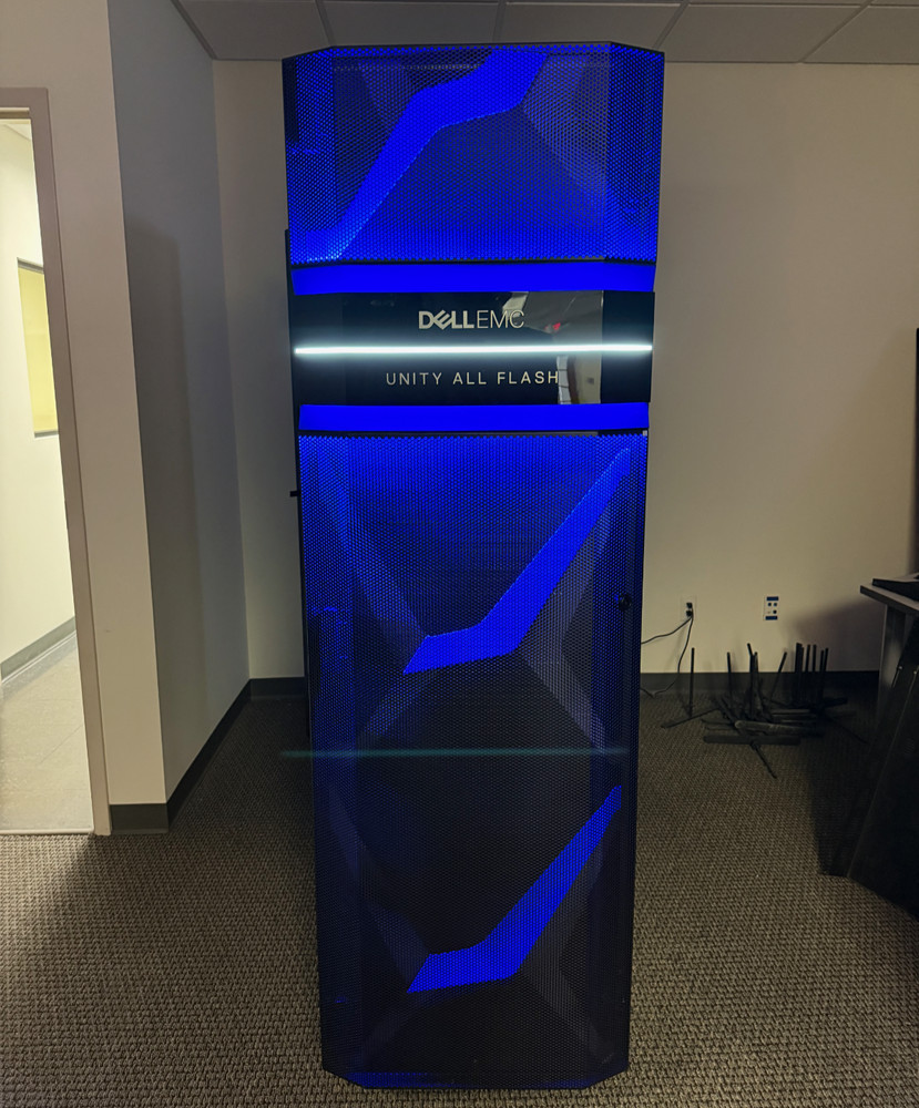 Dell EMC UNITY ALL FLASH 40U Server Rack with PDU's