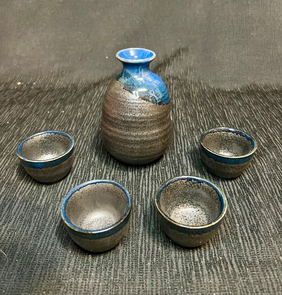 NIB JOYCE CHEN 5 PIECE SAKE SET.