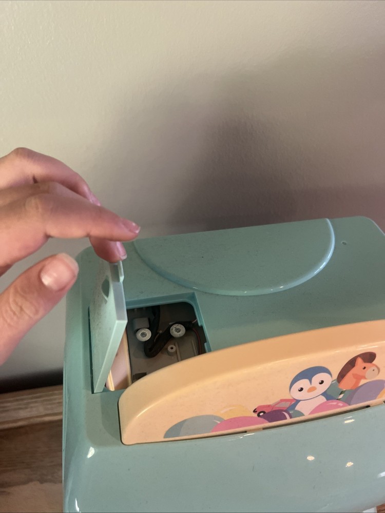 Mini Claw Machine – Lights, Music & Squishy Prizes!