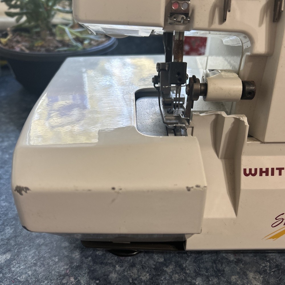 White Speedylock Model 7340 Serger 3/4 Thread Overlock Sewing Machine