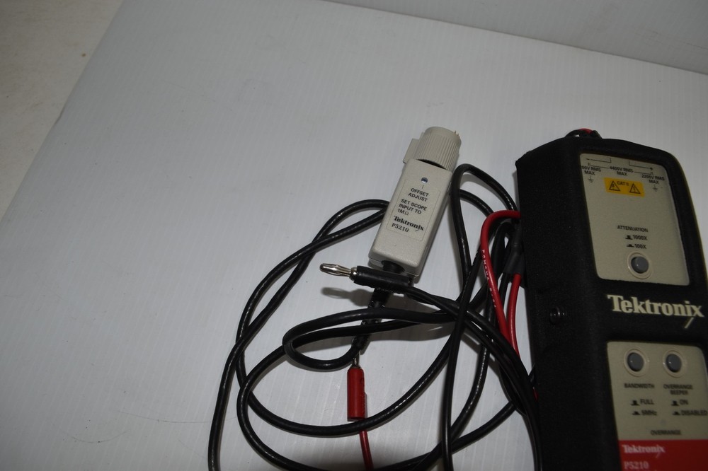 TEKTRONIX HIGH VOLTAGE DIFFERENTIAL PROBE MODEL P5210 (ZBZ92)