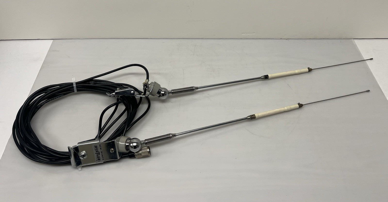 Set 2 Vintage Newtronics Hustler 25” CB Radio Antenna w/ Cord & Mounts UNTESTED